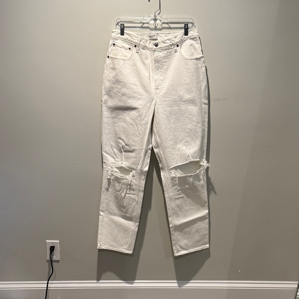 Abercrombie & Fitch 90’s Straight Leg White Distressed Jeans sz 32 / 14